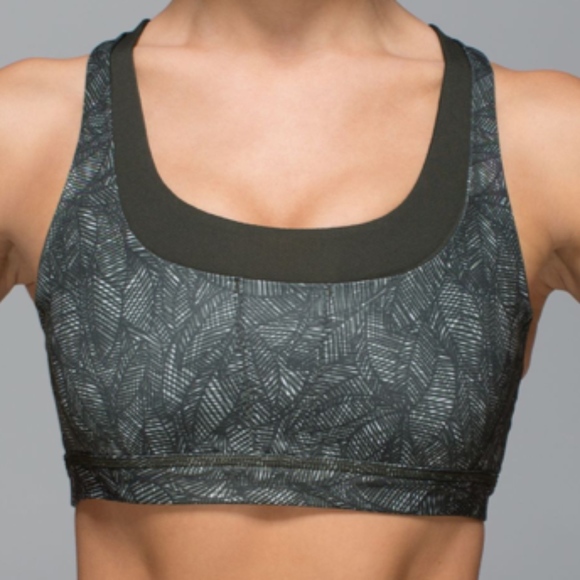 lululemon athletica Tops - Lululemon Run Stuff Your Bra II Gator Green Size 6